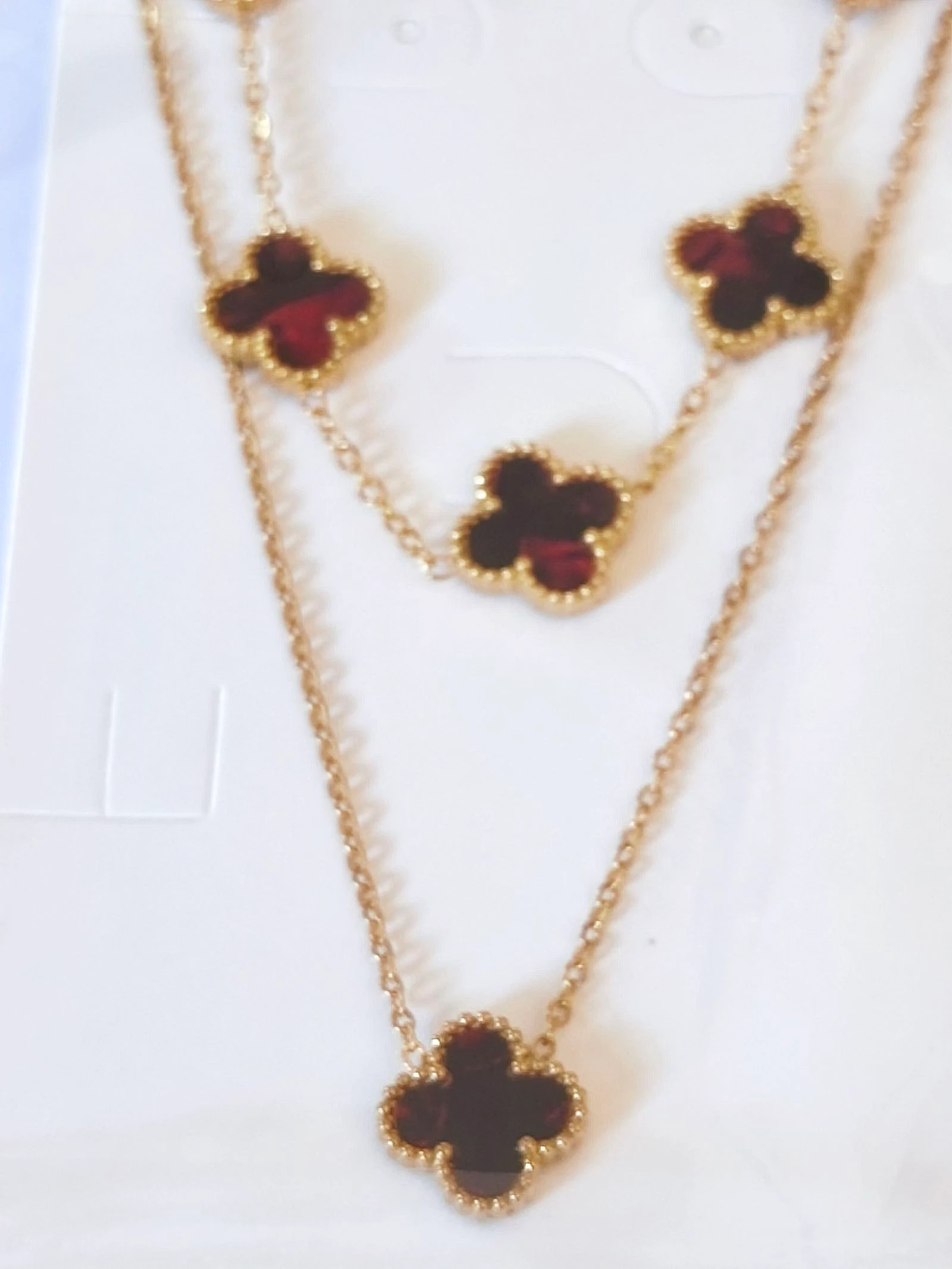 Conjunto de gargantilha, pulseira e brincos de trevo com corrente de aço dourada – photo 4